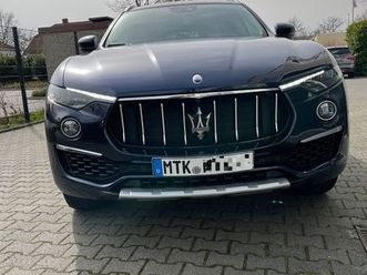 maserati-levante-q4-diesel-granlusso-blu-nobile