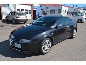 ALFA ROMEO GT alfa-romeo-gt-quadrifoglio-verde-1-9-jtdm-16v-150hk