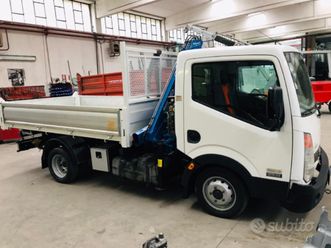 camioncino-cabstar-con-gru