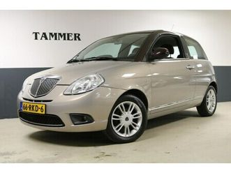 lancia-y-psilon-ypsilon-1-4-platino-leer-2e-eigenaar-nette-auto