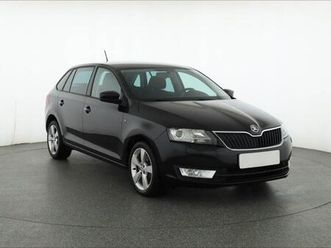 škoda rapid 1.6 tdi, xenony, tempomat