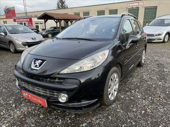 peugeot 207 1,4i 70kw*panorama*aut. klima