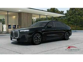 bmw i7 m70 nuova a viterbo