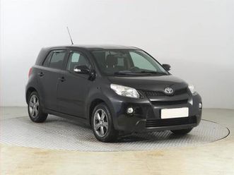 toyota urban cruiser 1.33 dual vvt-i, serv.kniha