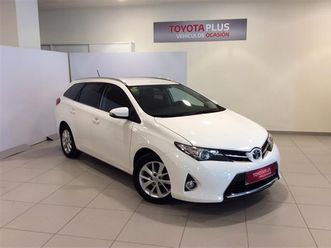 toyota auris 90d touring sports active 66 kw (90 cv)