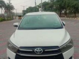 toyota innova crysta 2.4 g 8 str 2016