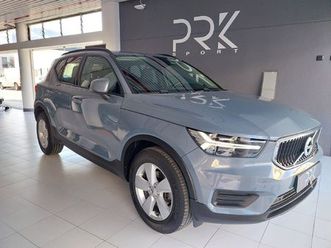 volvo-xc40-t3-momentum-tech-edition