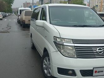 nissan-elgrand-2003