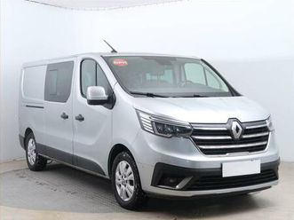 renault trafic 2.0 blue dci, 6míst, l2h1, čr