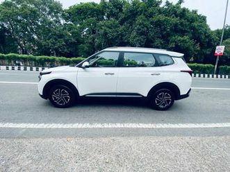 kia carens luxury plus 1.4 petrol 6 str 2022