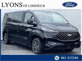 custom lwb titanium 9 seater2.5 phev auto