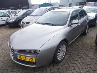 alfa romeo 159 sportwagon - 1.9 jts distinctive ( apk keuring bij aflevering )