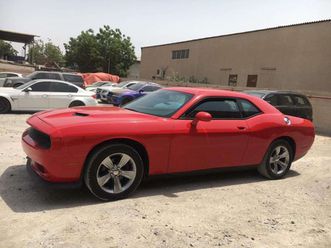 challenger 3.6 v6 at8 sxt