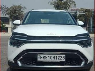 kia carens luxury plus 1.4 petrol 6 str 2022