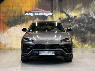 lamborghini urus v8