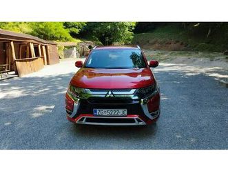 mitsubishi outlander 2,4 plug in hybrid, 4wd, full oprema, 2020 god.