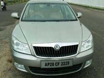 skoda laura ambiente 2.0 tdi cr mt 2010