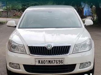 skoda laura l&k 2.0 tdi at 2012