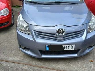 toyota auris 1.4d-4d active