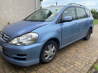 toyota avensis verso 2003
