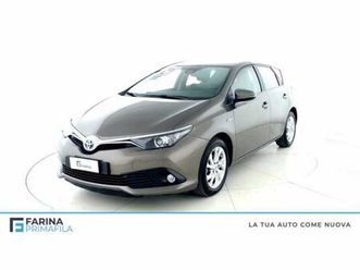 auris 1.8h business cvt my18