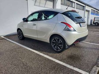 lancia-y-ypsilon-312-yxa1a-y0-platinum-ausstattung
