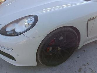 porsche panamera - 2018
