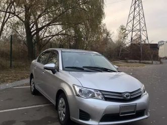 toyota corolla axio 2013