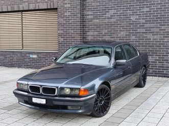 735i
