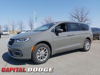 new 2023 chrysler pacifica touring-l