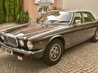 DAIMLER DOUBLE SIX 1988-daimler-double-six-jaguar-series-3