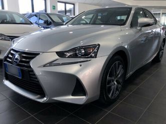 is 220d is hybrid executive