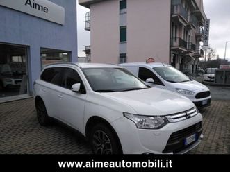 outlander 3ª serie outlander 2.2 di-d 4wd instyle 7p.