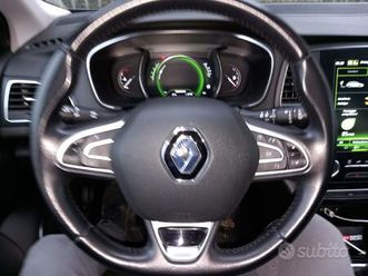 RENAULT MEGANE ESTATE renault-megane-sw-1-5-dci-115-cavalli-edc-n1