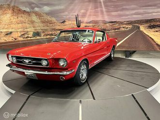 ford mustang fastback