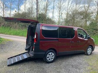 renault trafic passenger sl28 blue dci 110 business wheelchair accessible vehicle 4 seats