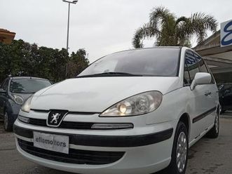 peugeot - 807 - hdi fap st 8posti