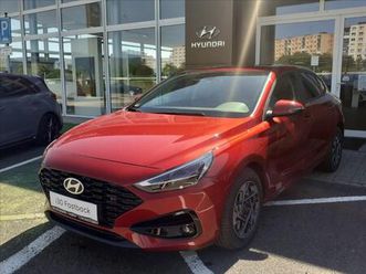 hyundai i30 1,0 t-gdi go czech! fastback sedan - sedan benzin