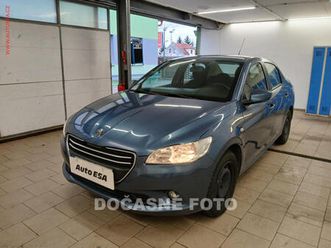 peugeot 301 1.2 i, čr, ac, el. výbava