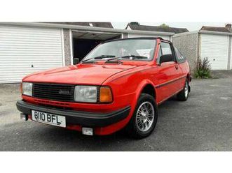 1985 skoda 130 rouge manuel, 5 vitesses conduite à droite...