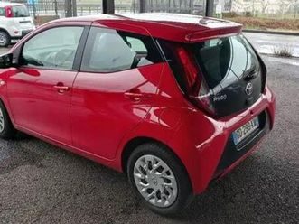 aygo 2ª serie aygo connect 1.0 vvt-i 72 cv 5 porte x-clusiv