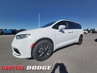 new 2022 chrysler pacifica touring