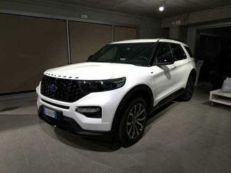explorer 3.0 phev 457 cv a10 awd st-line
