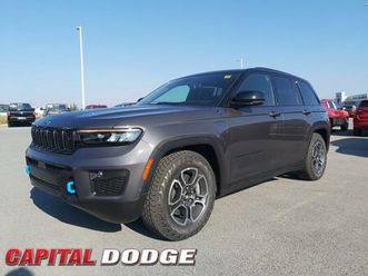 new 2022 jeep grand cherokee 4xe trailhawk