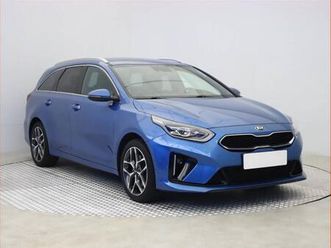 kia ceed 1.4 t-gdi, serv.kniha, kůže