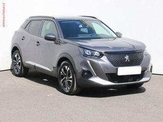 peugeot 2008 1.2 i, 1.maj,čr, active