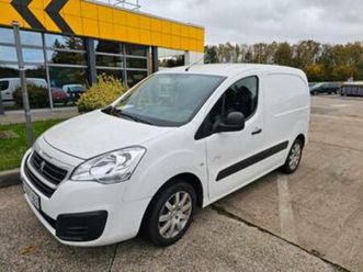 ② peugeot partner 1.6hdi 2017 20 000km. 1 an de garantie ! — camionnettes & utilitaires — 2ememain