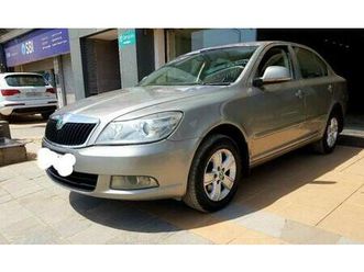 skoda laura ambition 2.0 tdi cr mt 2013