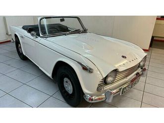 1966 triumph tr4a convertible a vendre