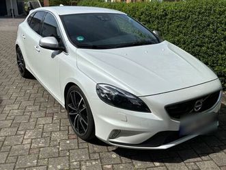 volvo volvo v40 d3 r-design+alcantara+pdc+cam+sitzhzg+